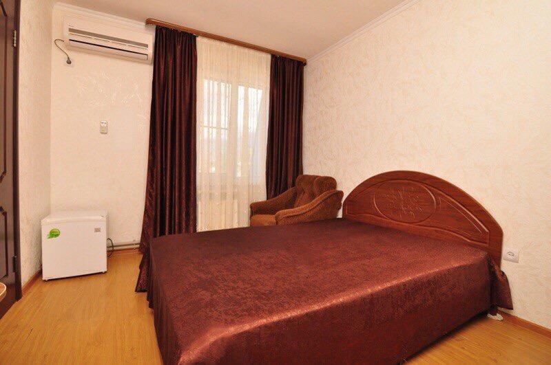 U Ruslana Guest House Gagra Exterior photo